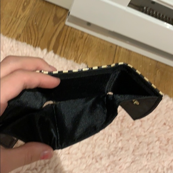 Black and White striped Guang Tong wallet - Picture 4 of 4